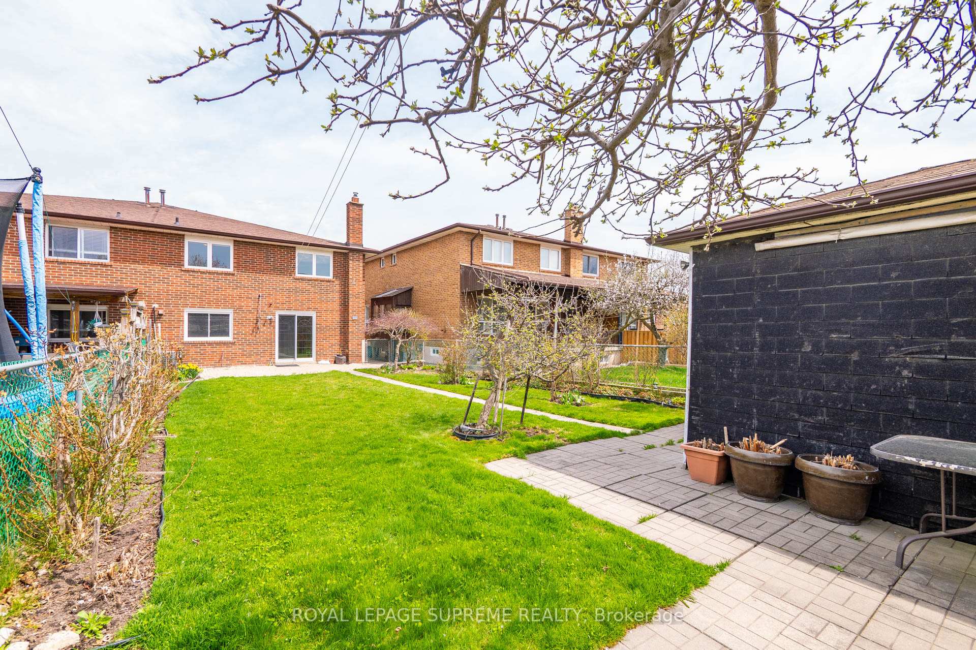 28 Clubhouse Court, Toronto W05