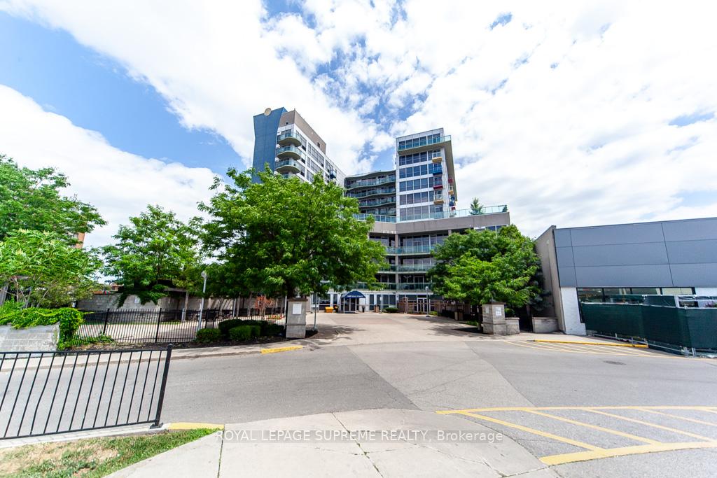 1600 Keele Street 202, Toronto W03 Unit: 202