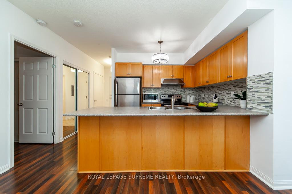 1600 Keele Street 202, Toronto W03 Unit: 202