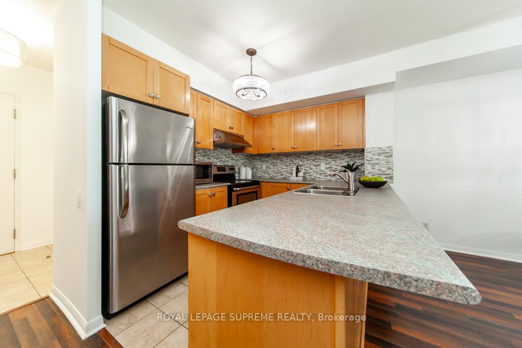 1600 Keele Street 202, Toronto W03 Unit: 202
