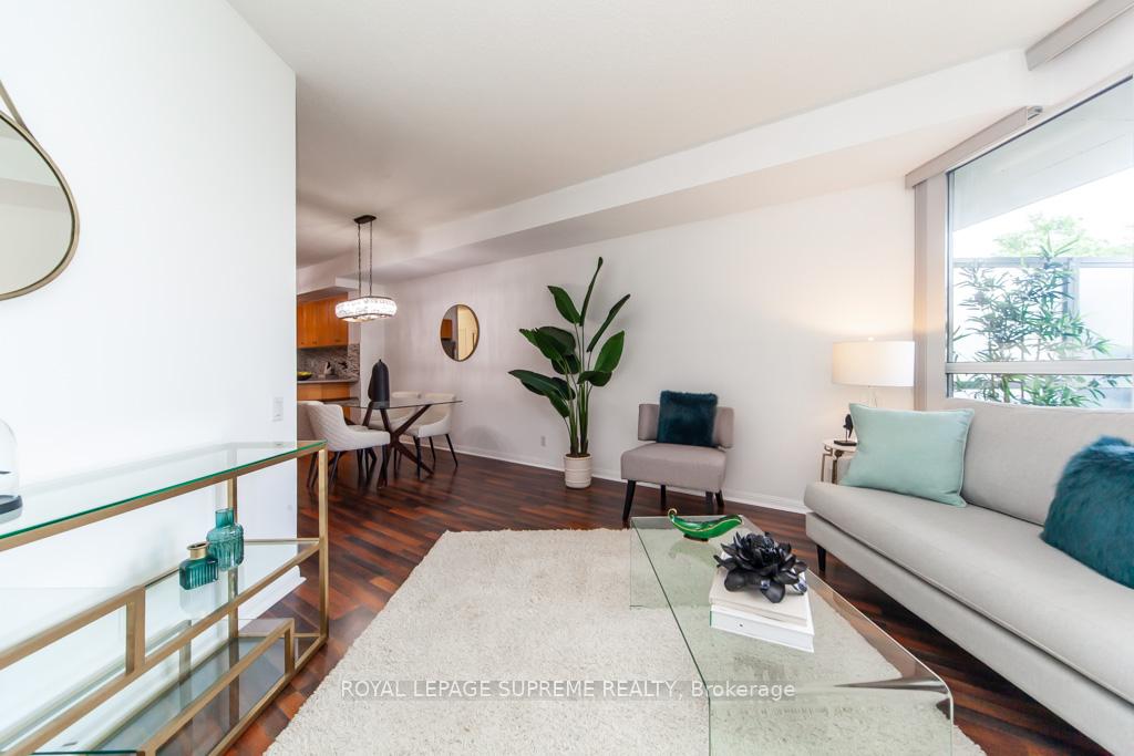 1600 Keele Street 202, Toronto W03 Unit: 202