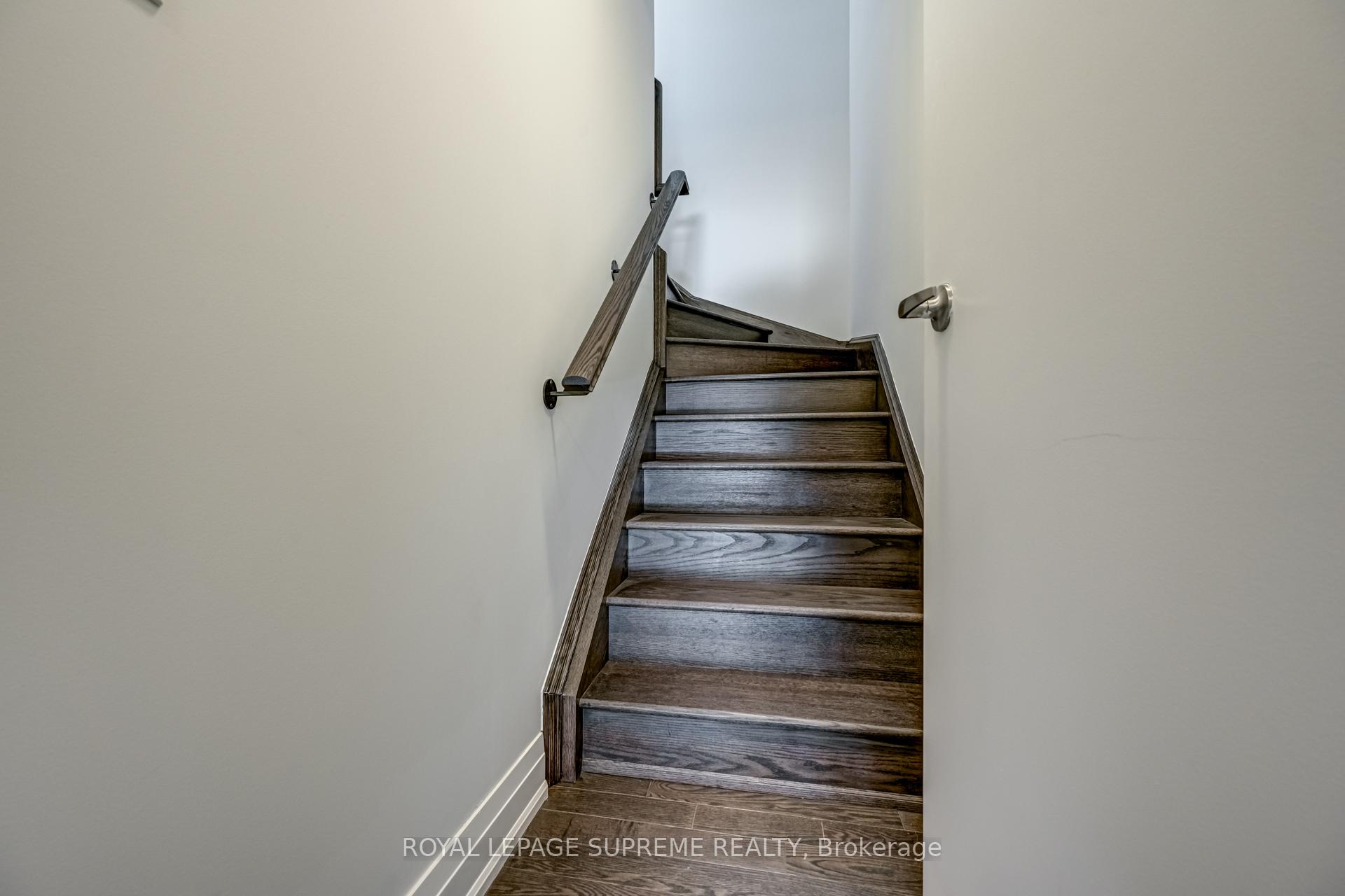 8 Wild Rose Gardens 2, Toronto W04 Unit: 2