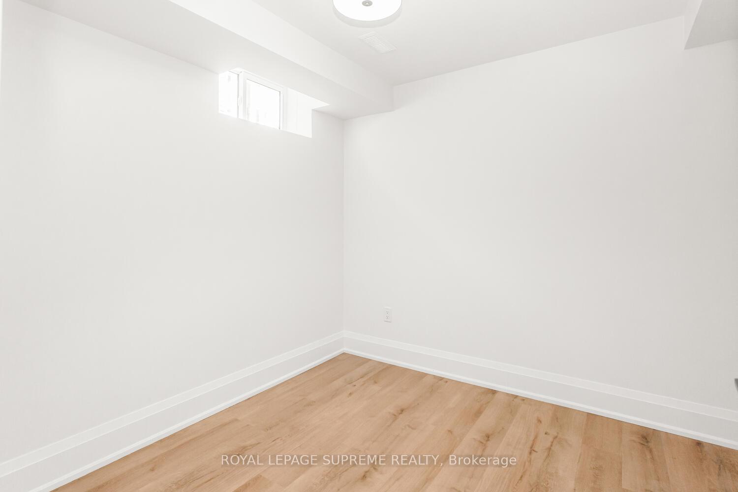 24 York Avenue, Toronto W04