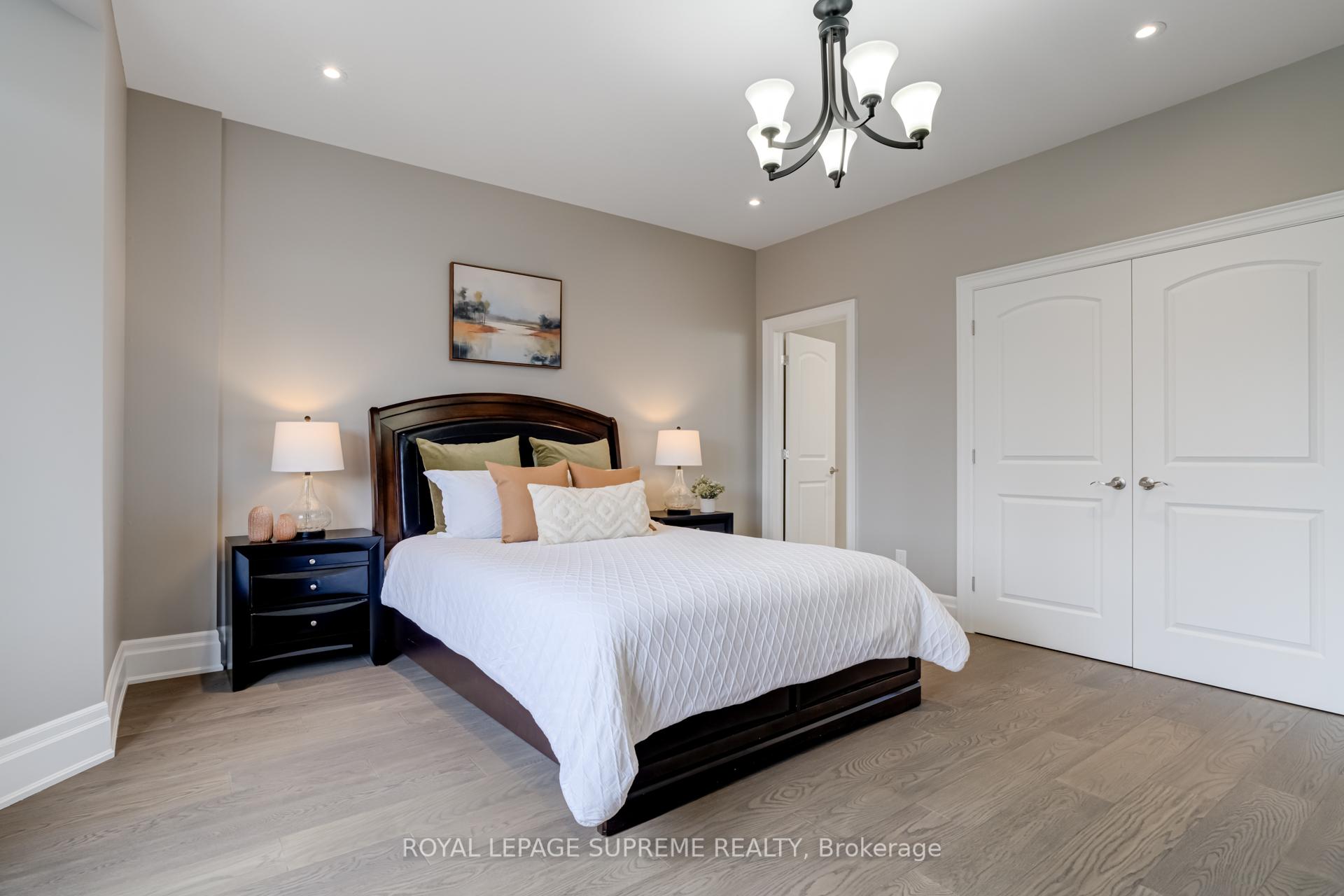 15 Parkchester Road, Toronto W04