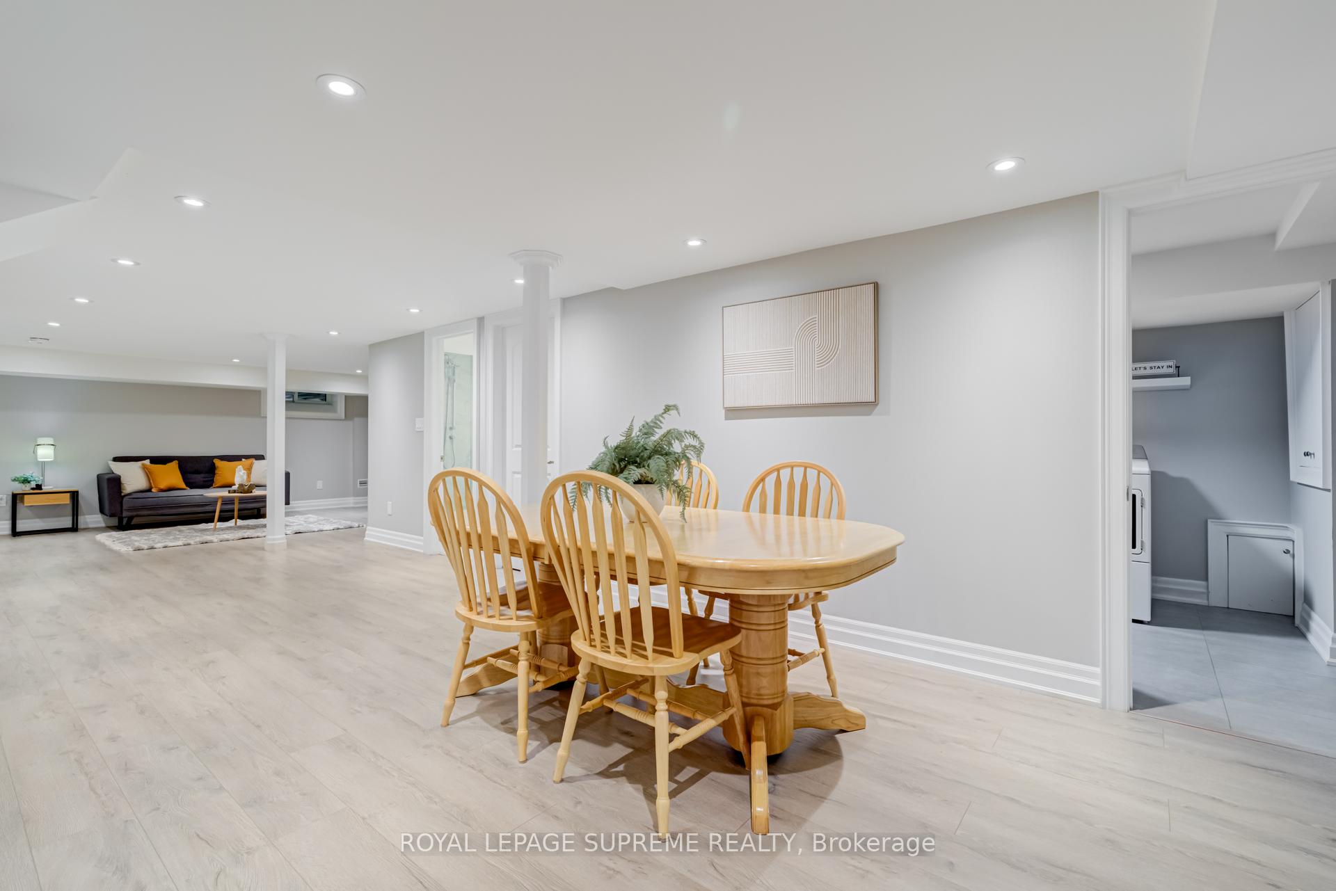 15 Parkchester Road, Toronto W04