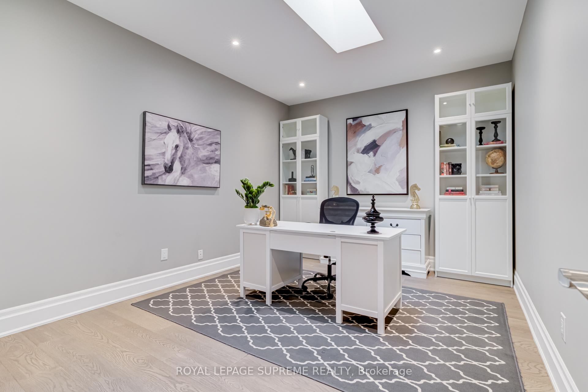 15 Parkchester Road, Toronto W04