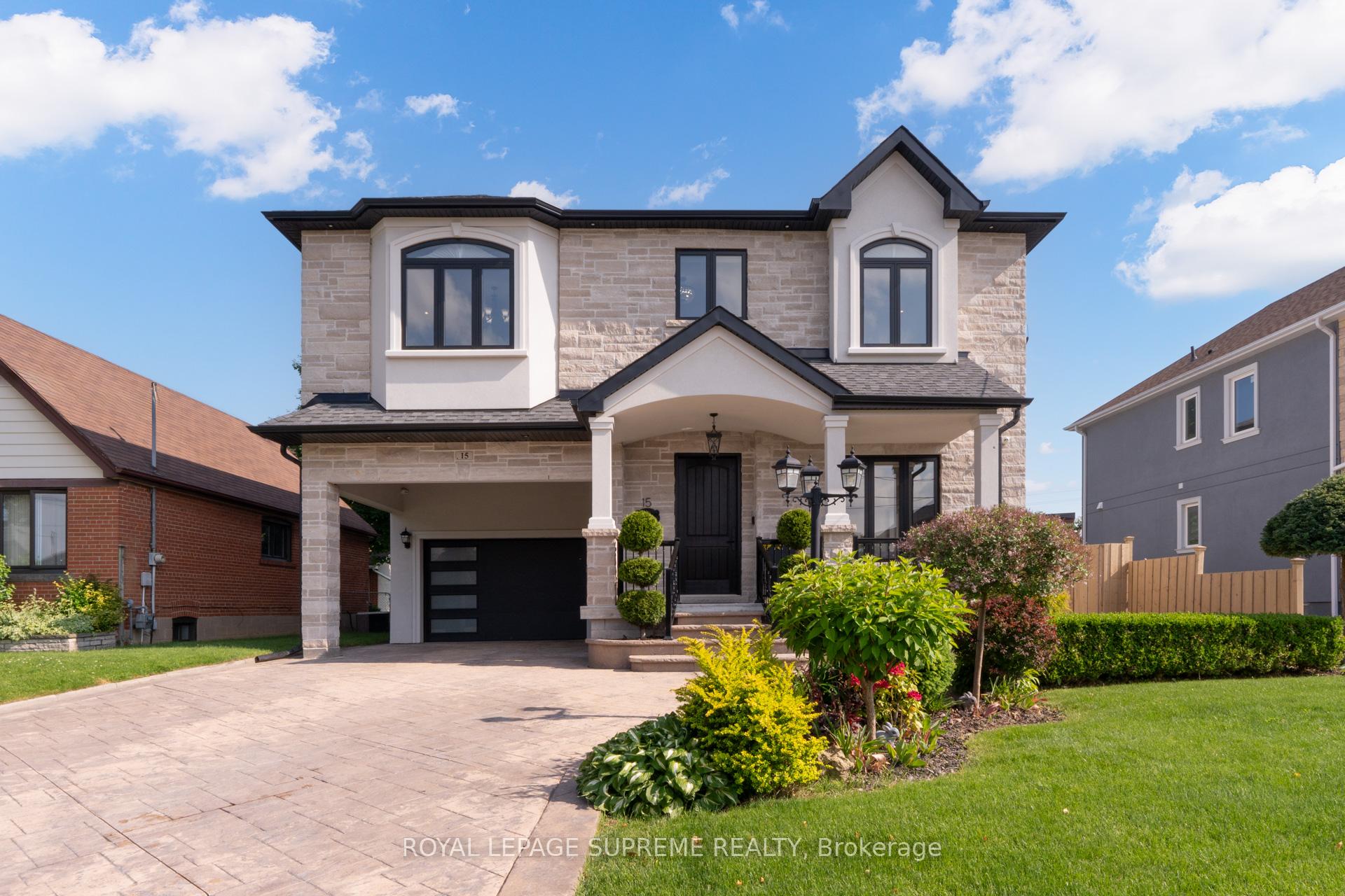 15 Parkchester Road, Toronto W04