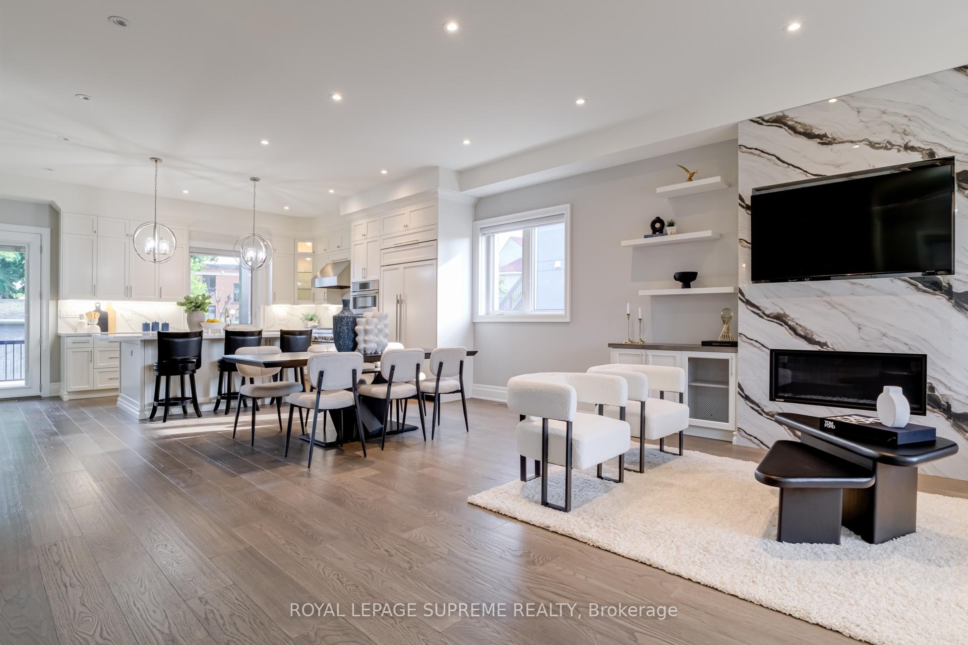 15 Parkchester Road, Toronto W04