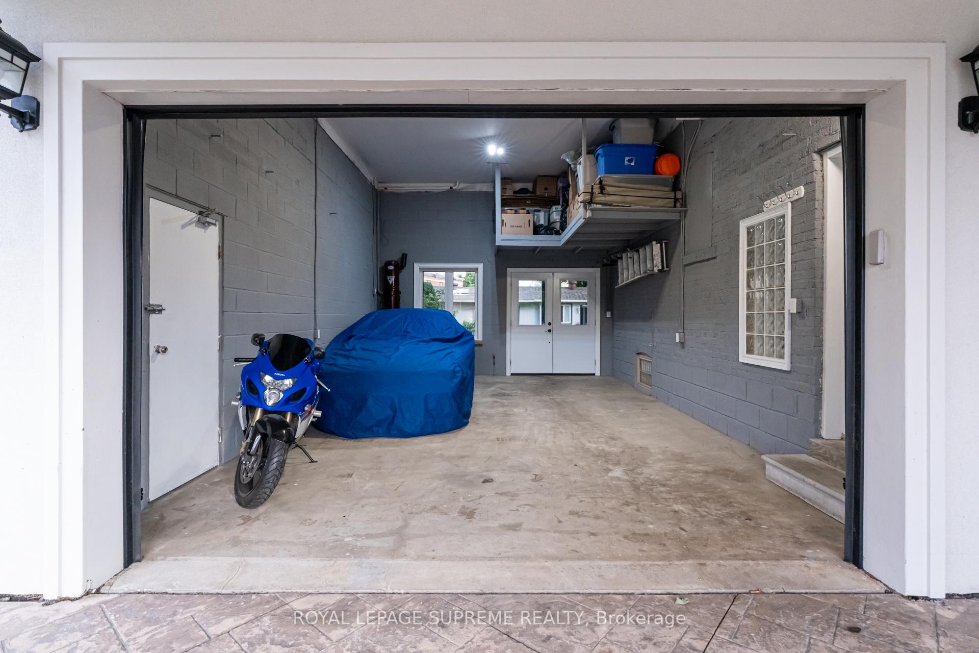 15 Parkchester Road, Toronto W04