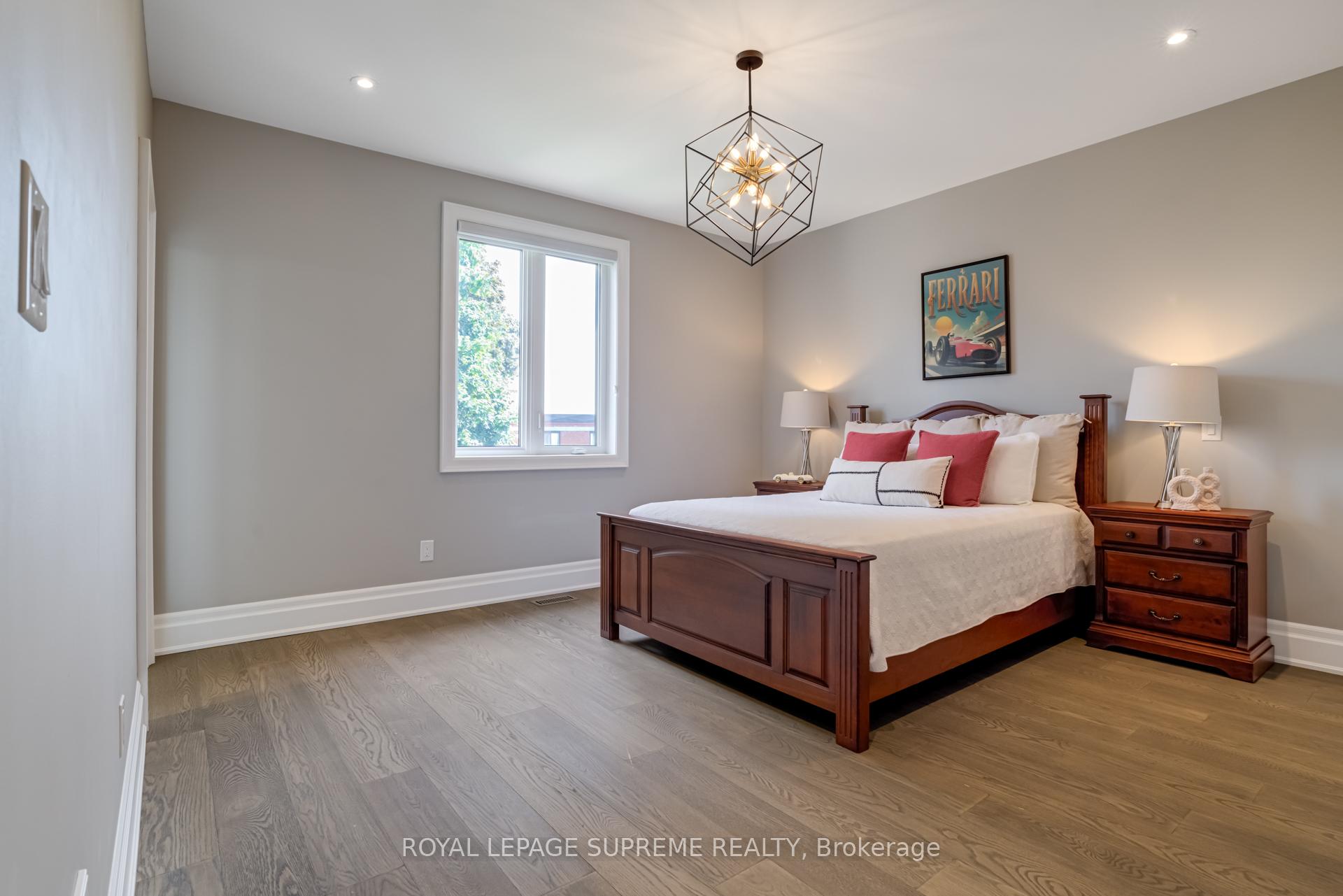 15 Parkchester Road, Toronto W04