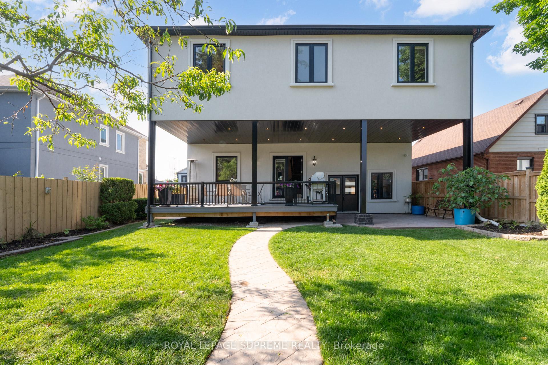15 Parkchester Road, Toronto W04