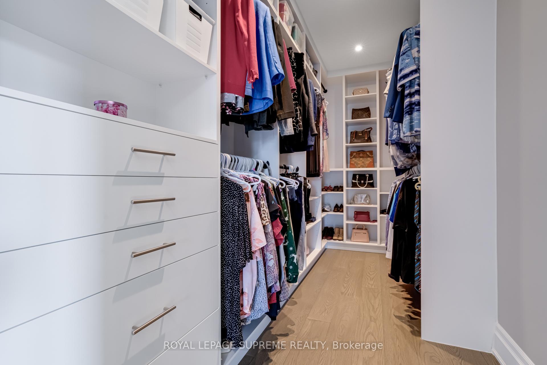15 Parkchester Road, Toronto W04