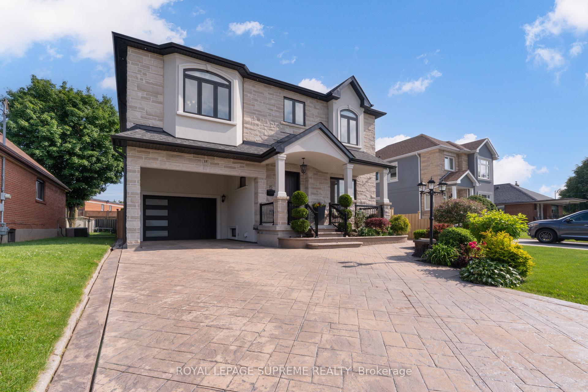 15 Parkchester Road, Toronto W04