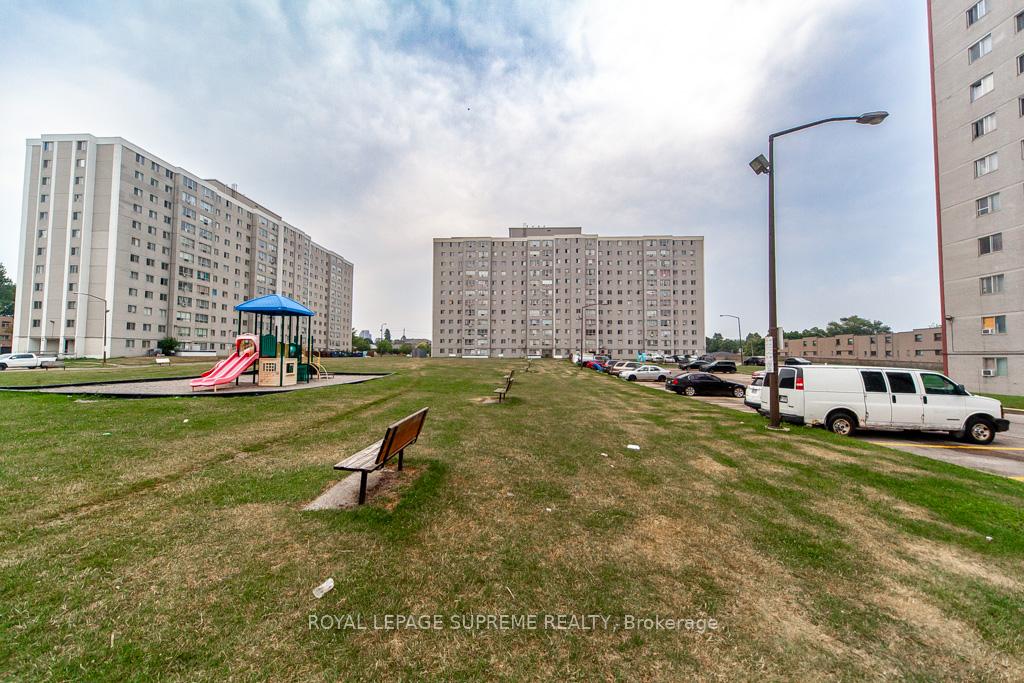 940 Caledonia Road 908, Toronto W04 Unit: 908