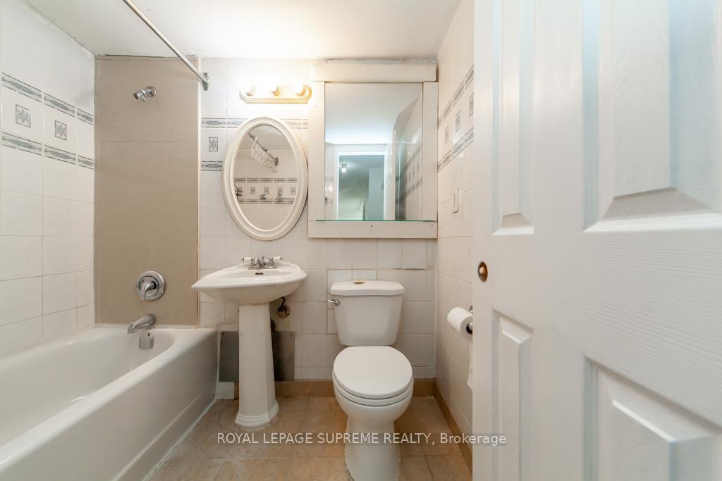 940 Caledonia Road 908, Toronto W04 Unit: 908
