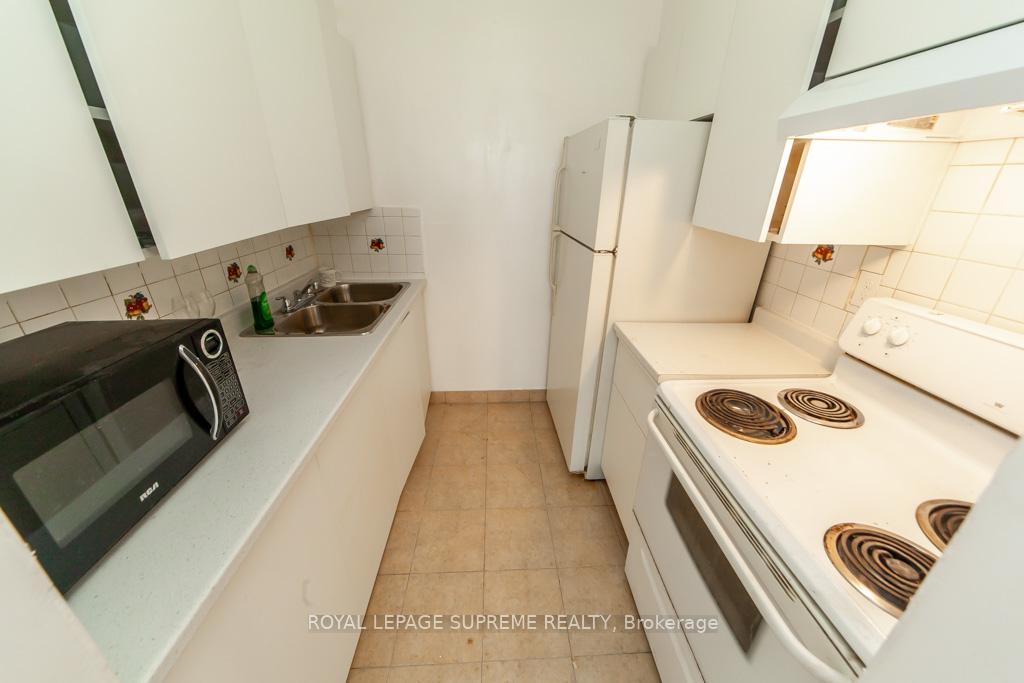 940 Caledonia Road 908, Toronto W04 Unit: 908