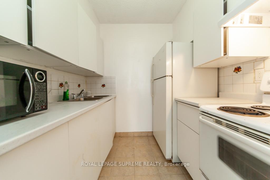 940 Caledonia Road 908, Toronto W04 Unit: 908
