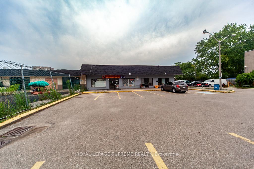 940 Caledonia Road 908, Toronto W04 Unit: 908