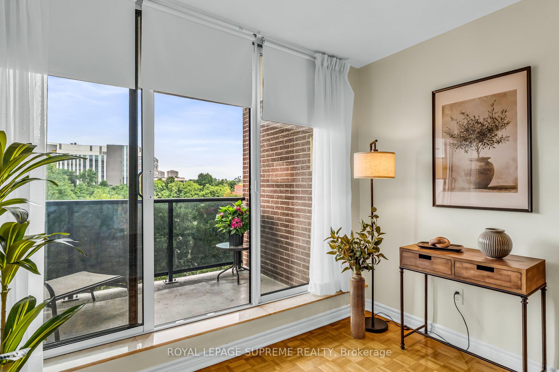 85 Emmett Avenue 610, Toronto W04 Unit: 610