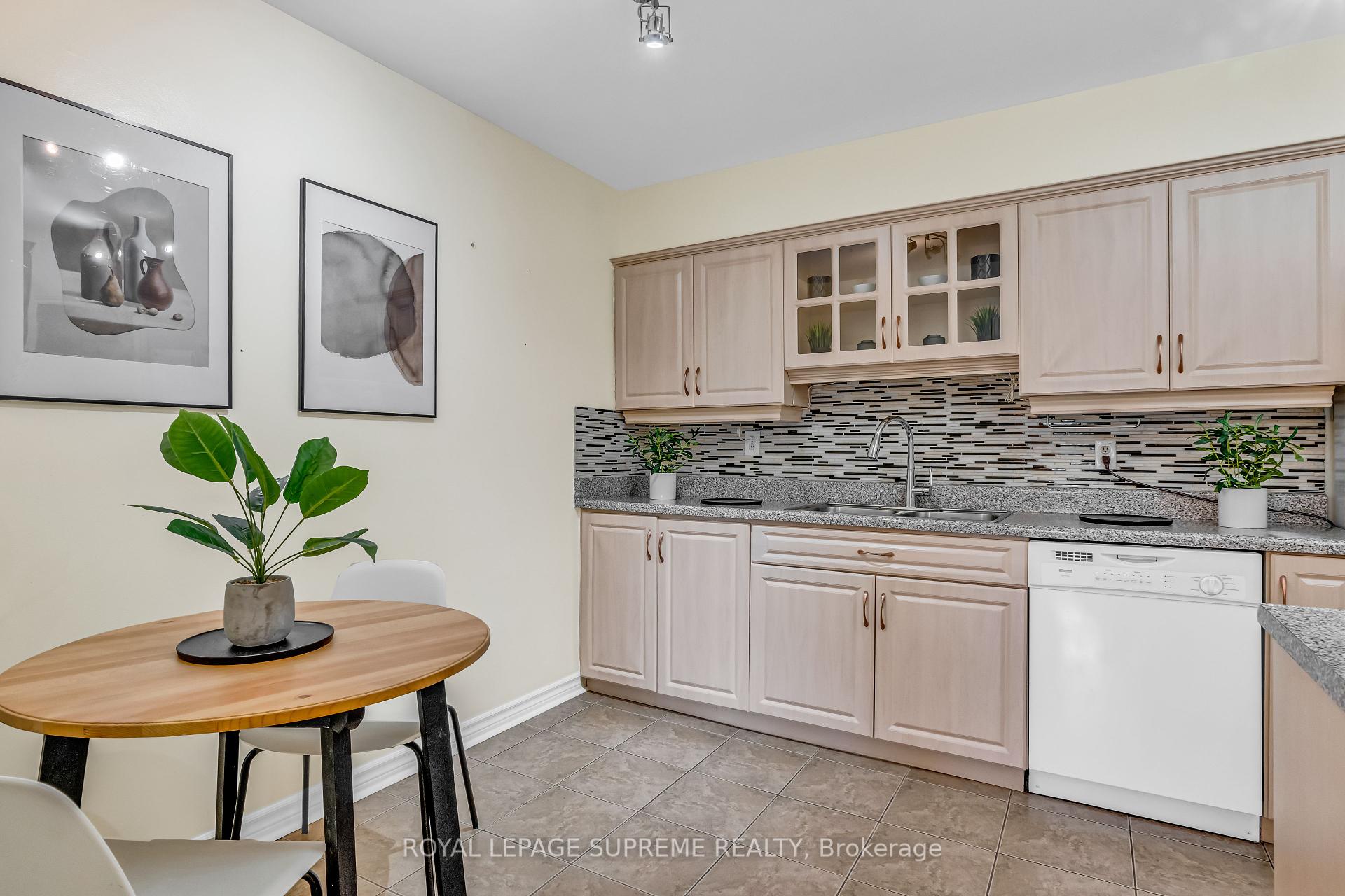 85 Emmett Avenue 610, Toronto W04 Unit: 610