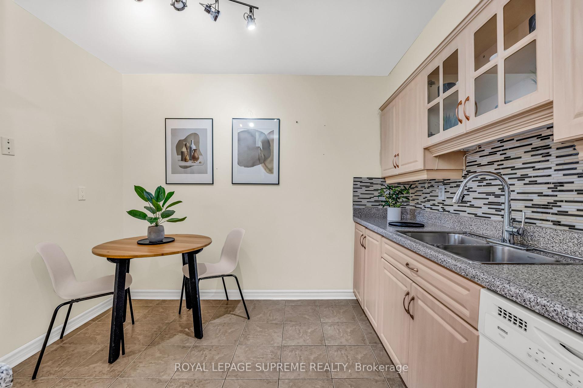 85 Emmett Avenue 610, Toronto W04 Unit: 610