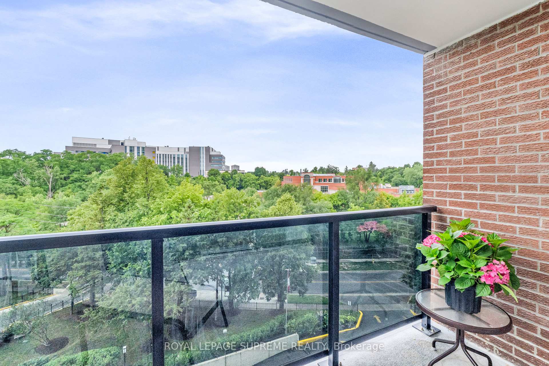 85 Emmett Avenue 610, Toronto W04 Unit: 610