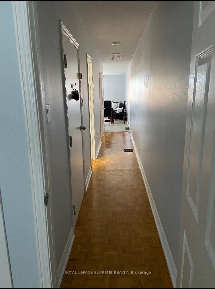 14 Thornton Avenue 2nd floor, Toronto W03 Unit: 2nd floor