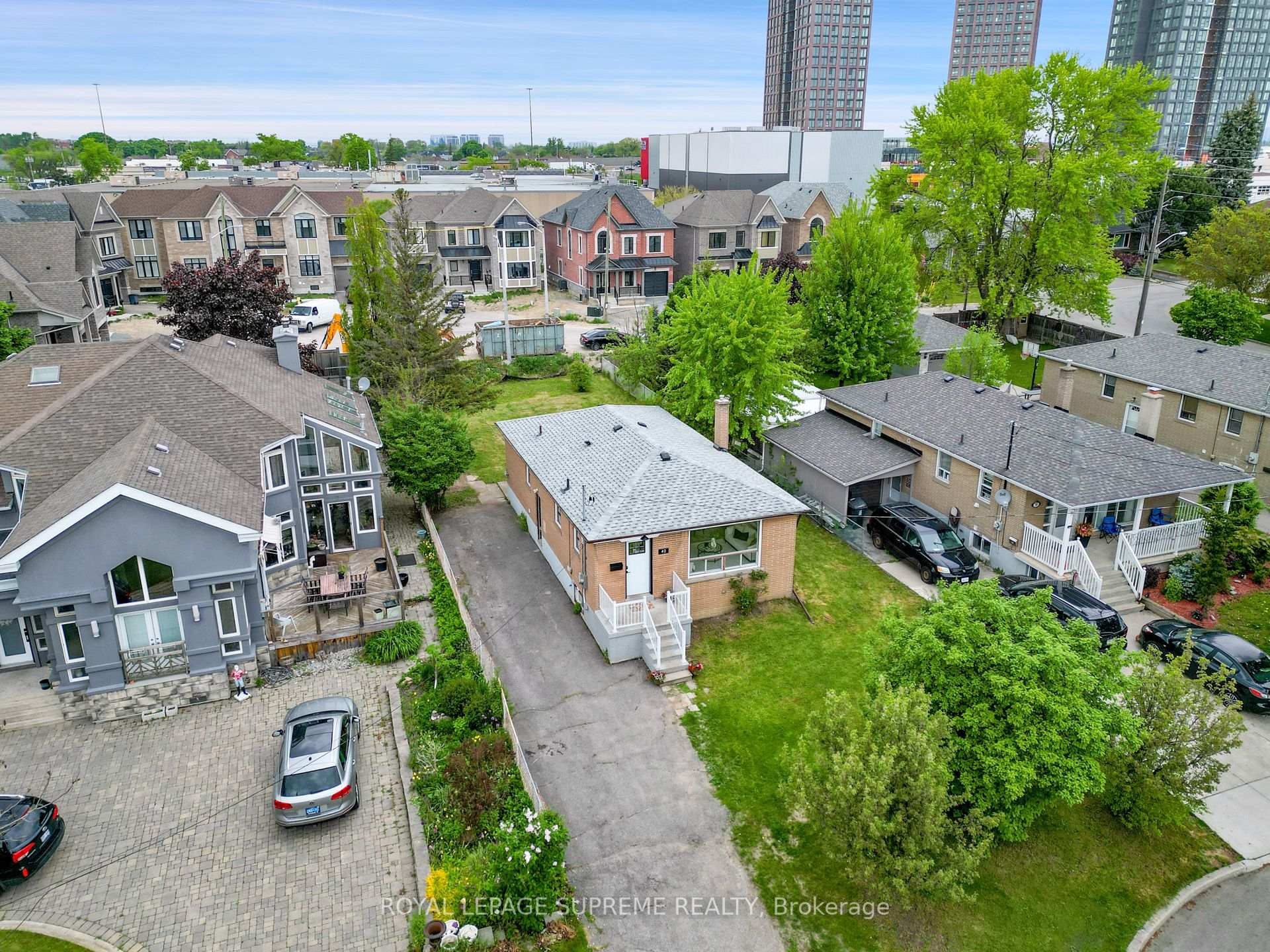 40 Cartwright Avenue, Toronto W04