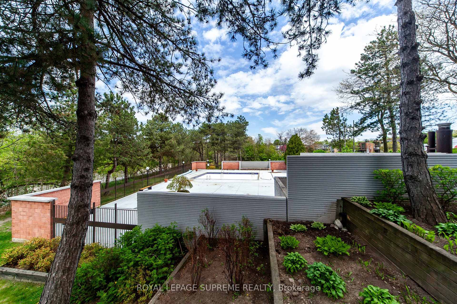 270 Scarlett Road 205