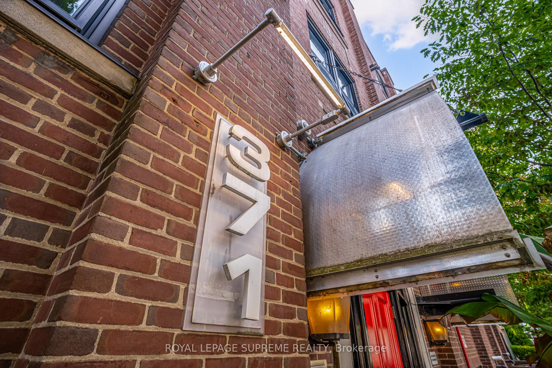 371 Wallace Avenue 10
