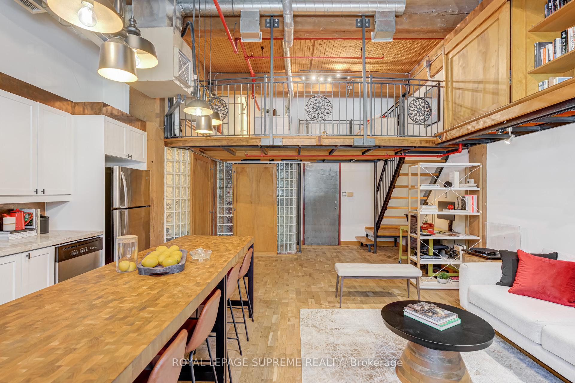 371 Wallace Avenue 10