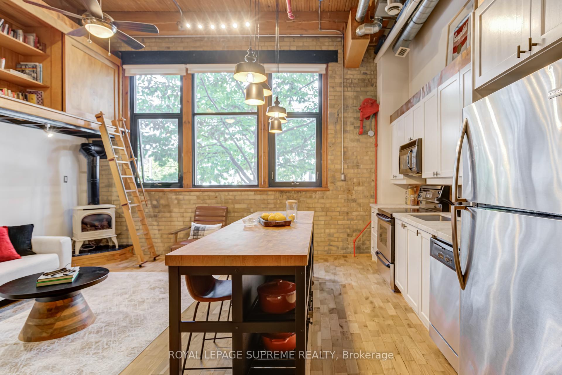 371 Wallace Avenue 10