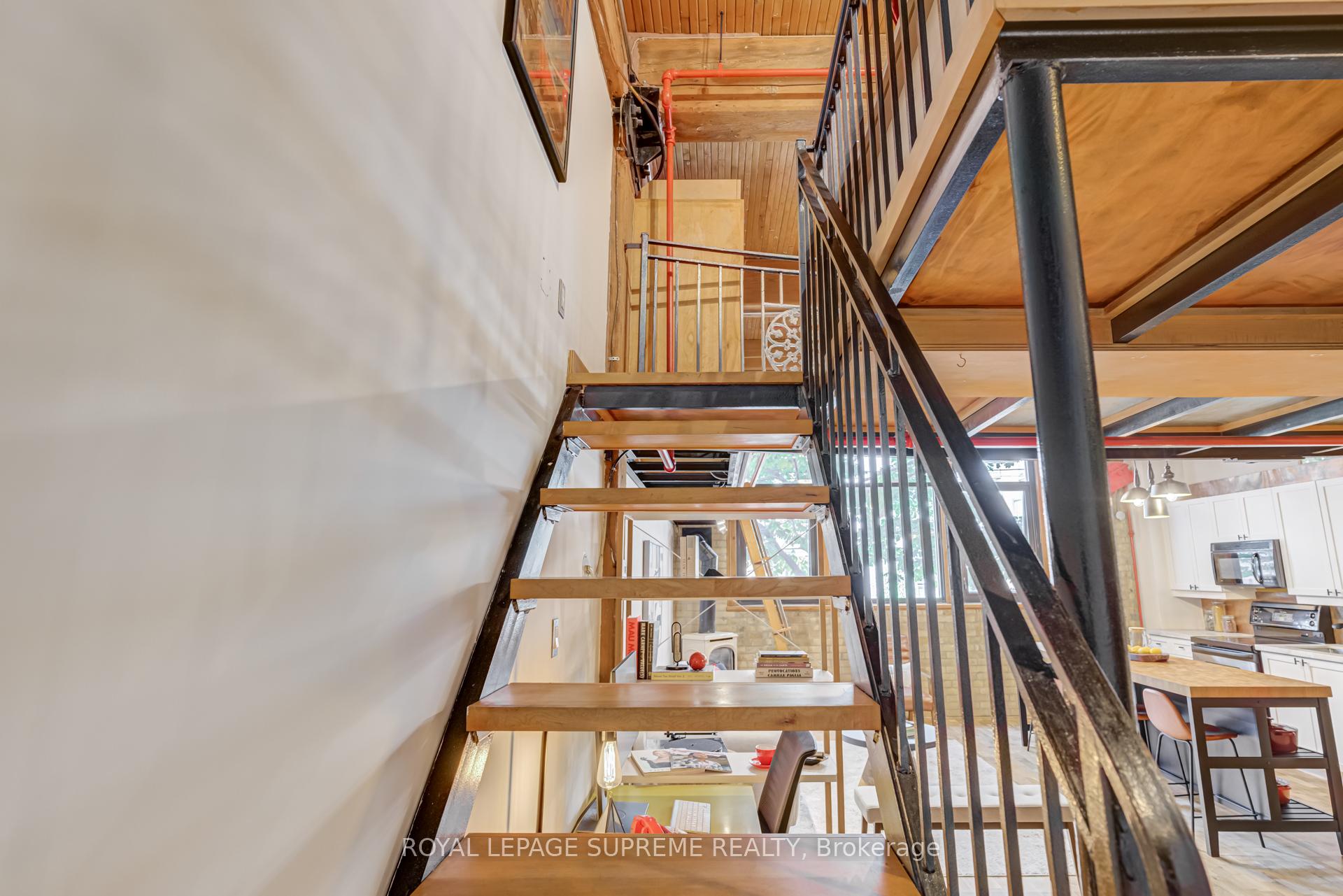 371 Wallace Avenue 10