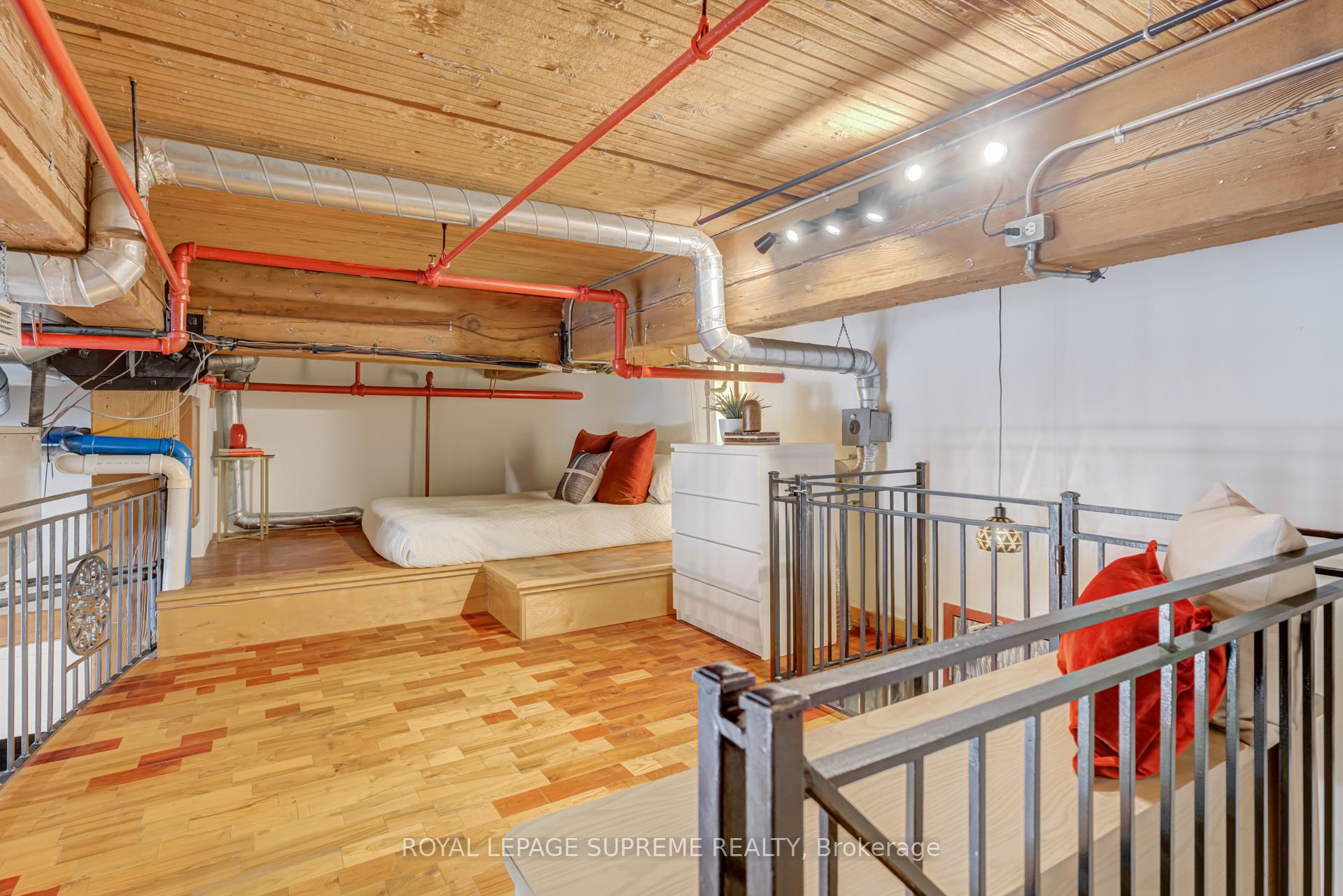 371 Wallace Avenue 10