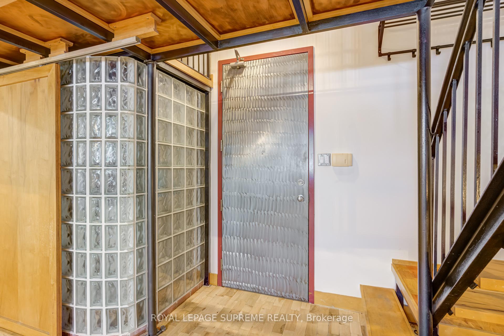 371 Wallace Avenue 10