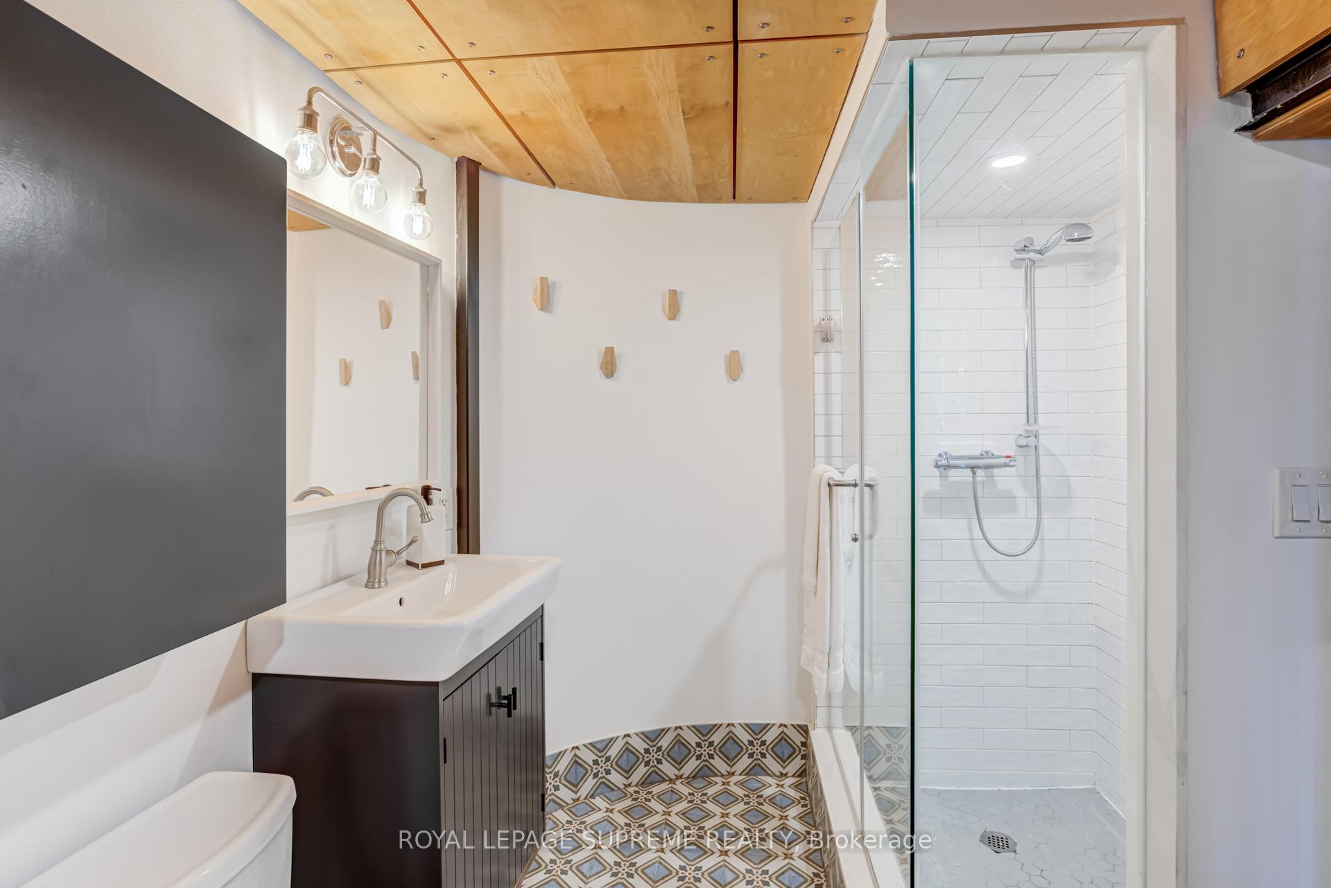 371 Wallace Avenue 10