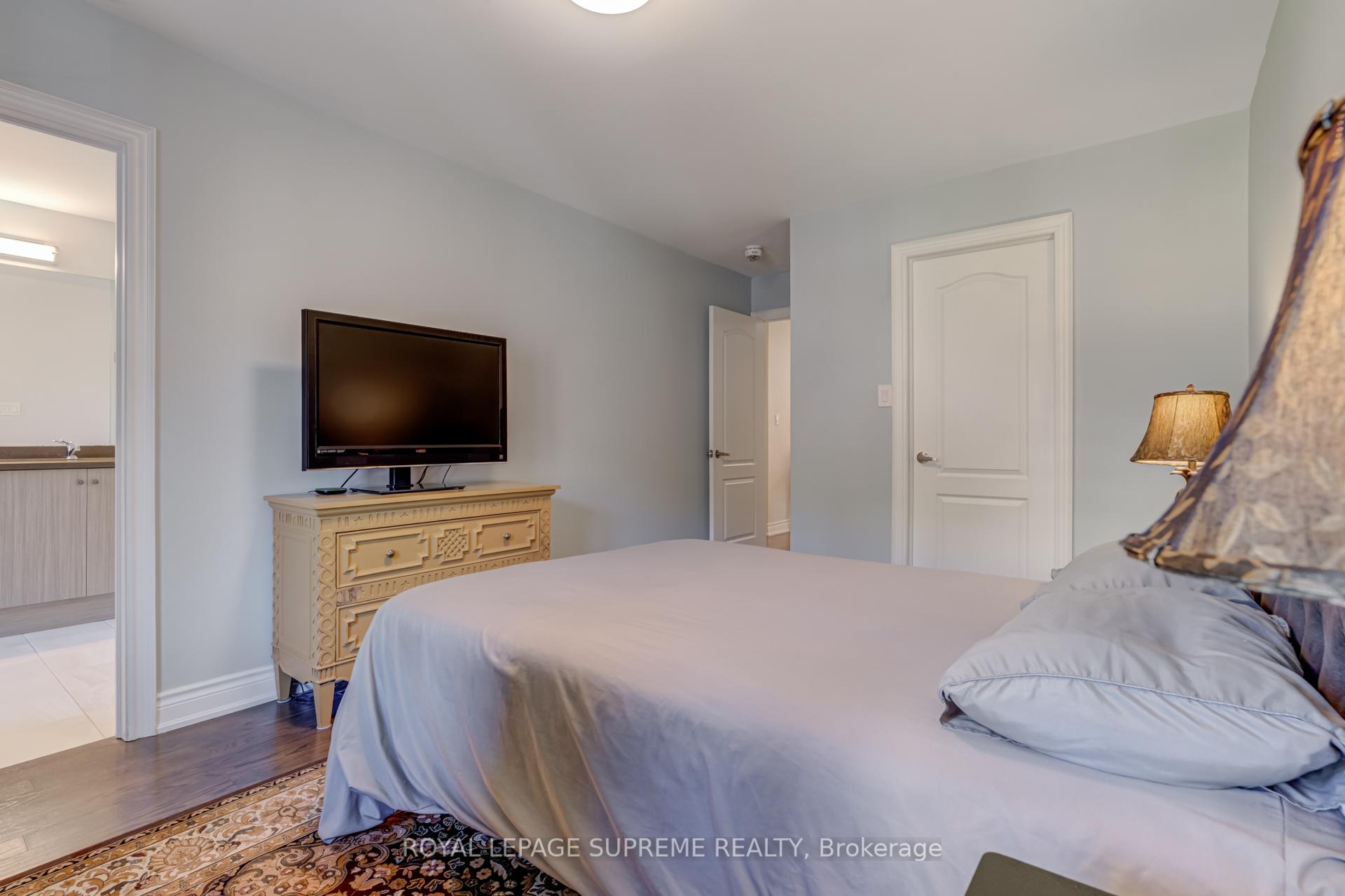 53 Dryden Way