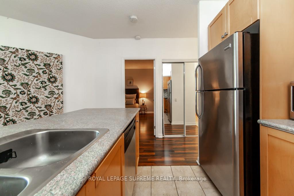 1600 Keele Street 202