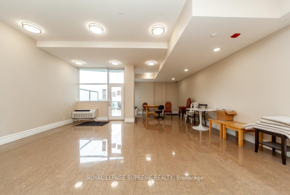 1600 Keele Street 202