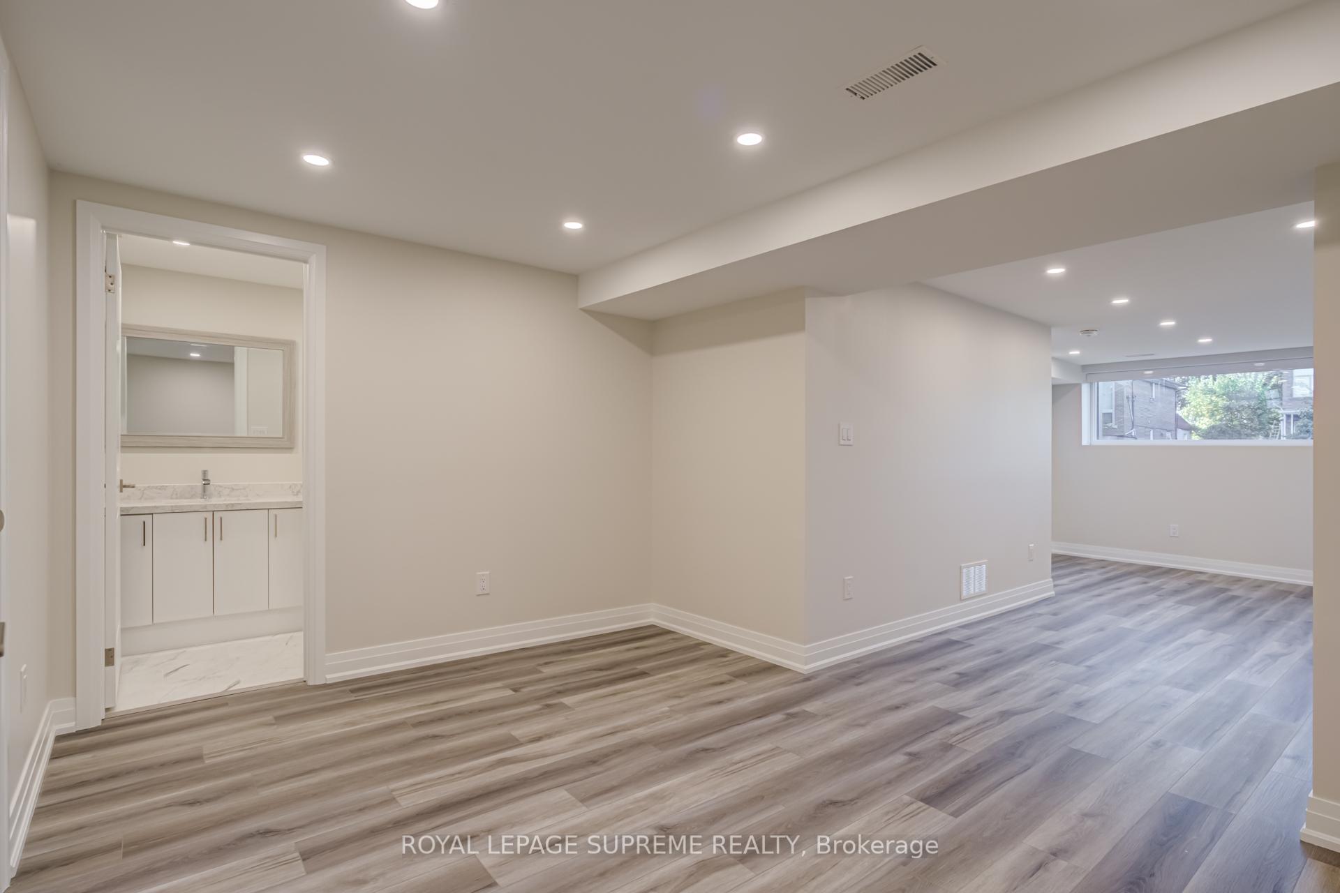 83 Clairton Crescent