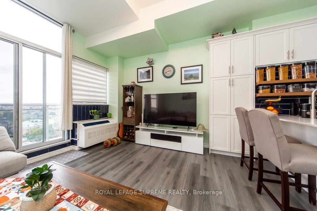 1600 Keele Street 1103, Toronto W03 Unit: 1103