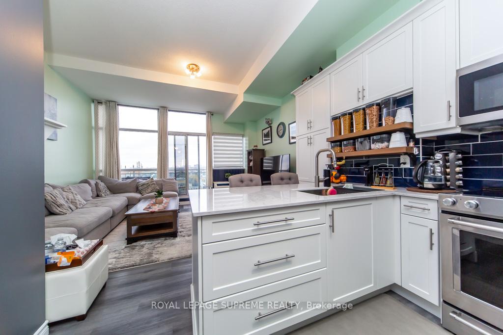 1600 Keele Street 1103, Toronto W03 Unit: 1103