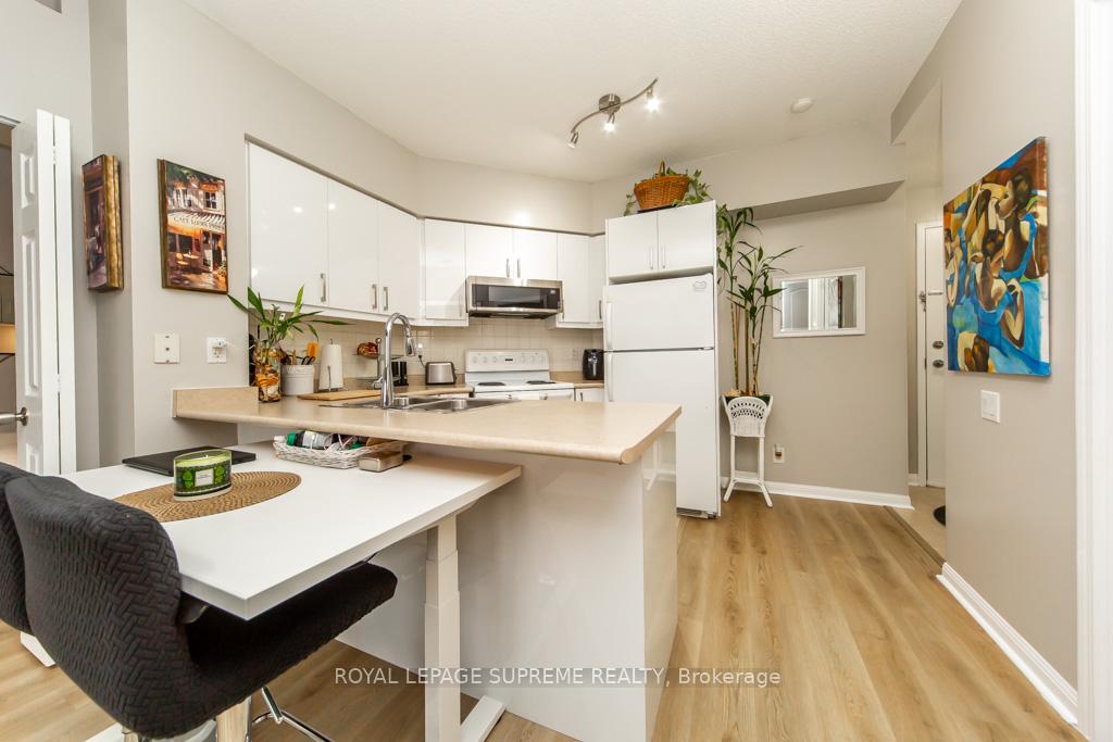 1600 Keele Street 706, Toronto W03 Unit: 706