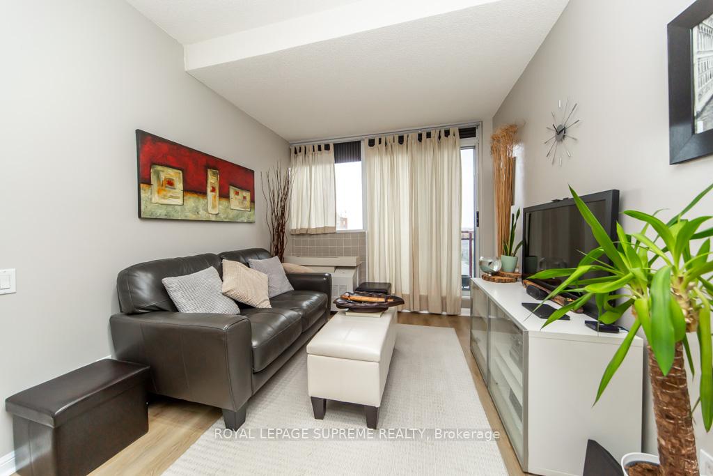 1600 Keele Street 706, Toronto W03 Unit: 706