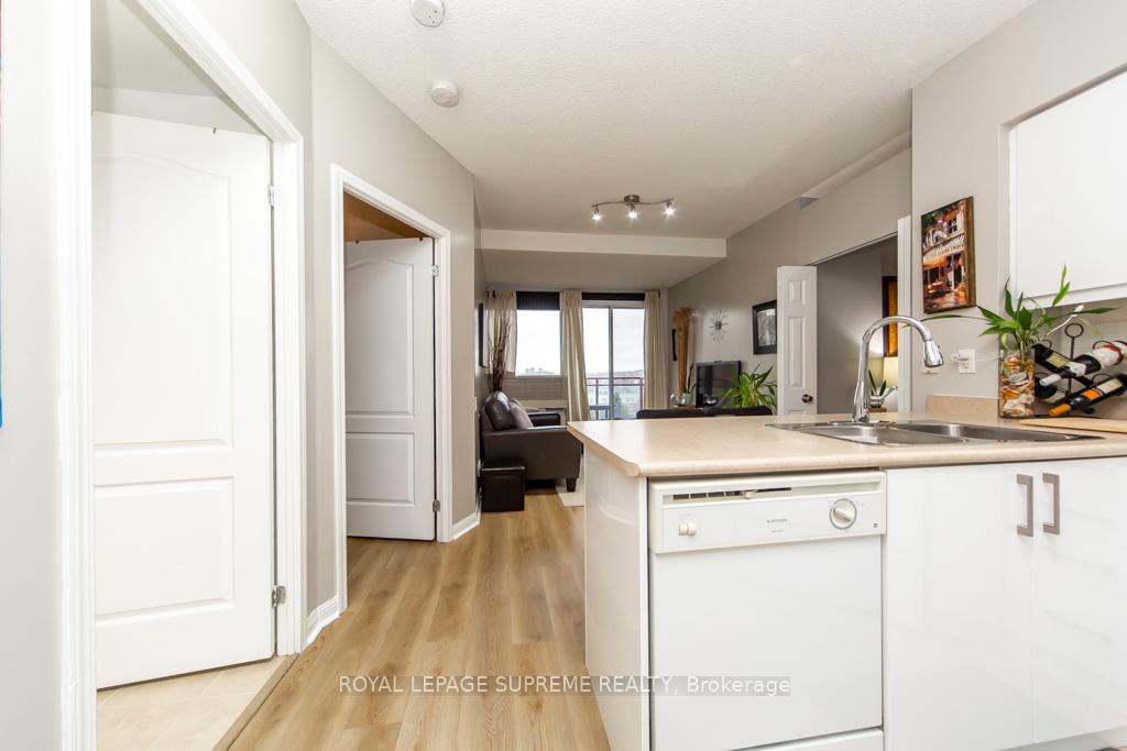1600 Keele Street 706, Toronto W03 Unit: 706