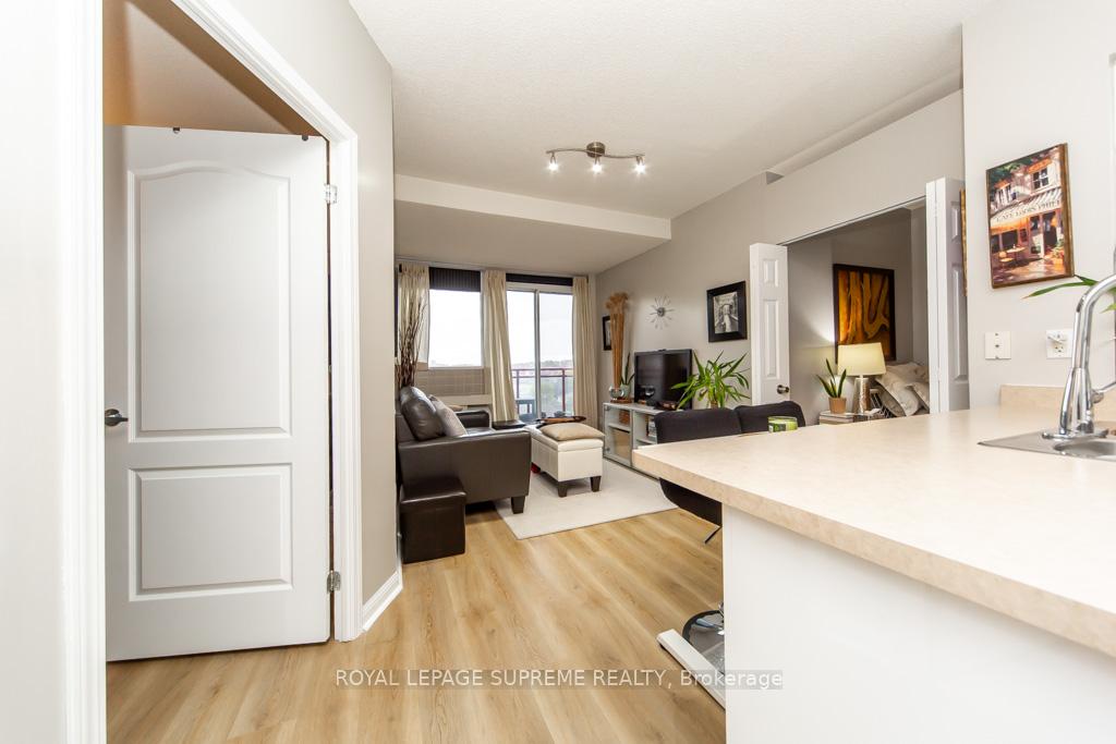 1600 Keele Street 706, Toronto W03 Unit: 706