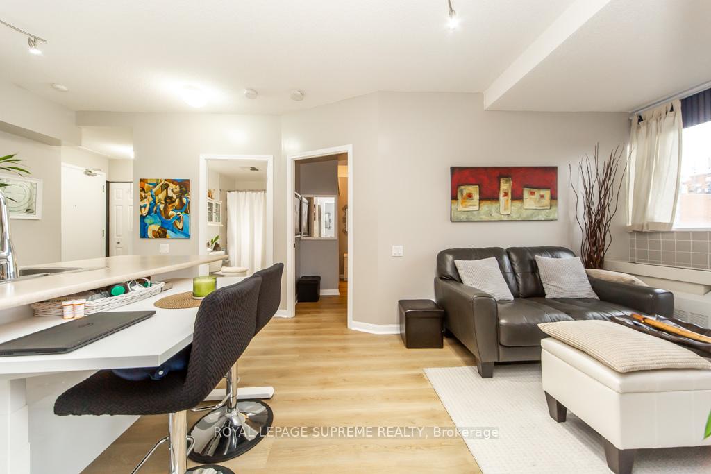 1600 Keele Street 706, Toronto W03 Unit: 706