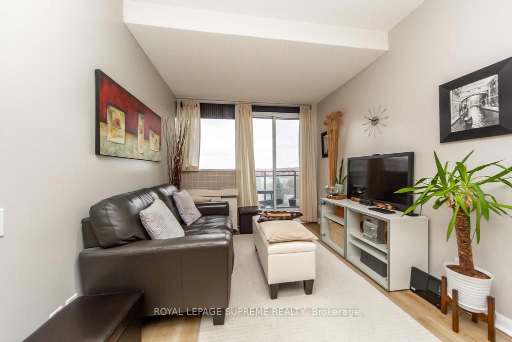 1600 Keele Street 706, Toronto W03 Unit: 706