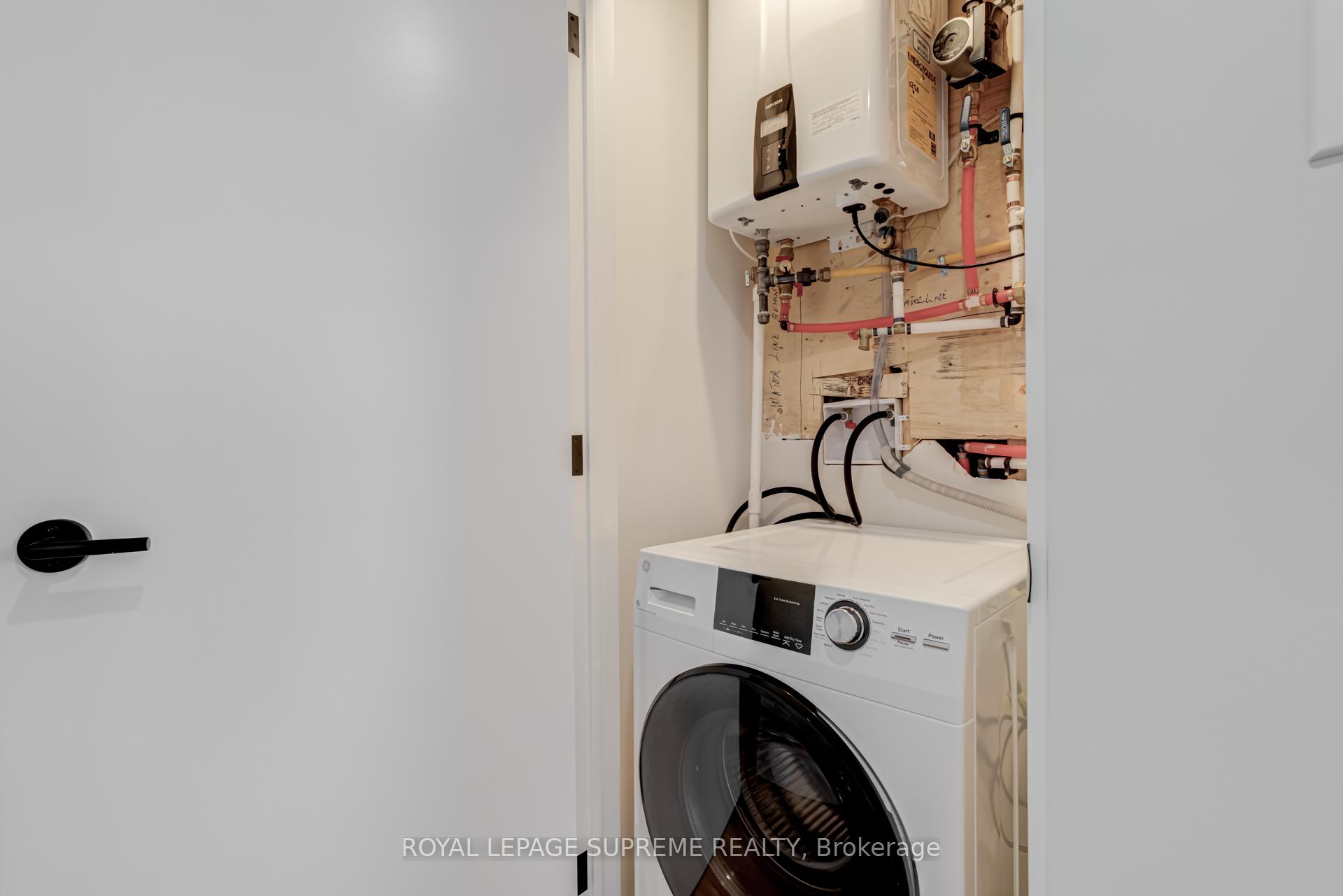 101 Bernice Crescent 4, Toronto W03 Unit: 4