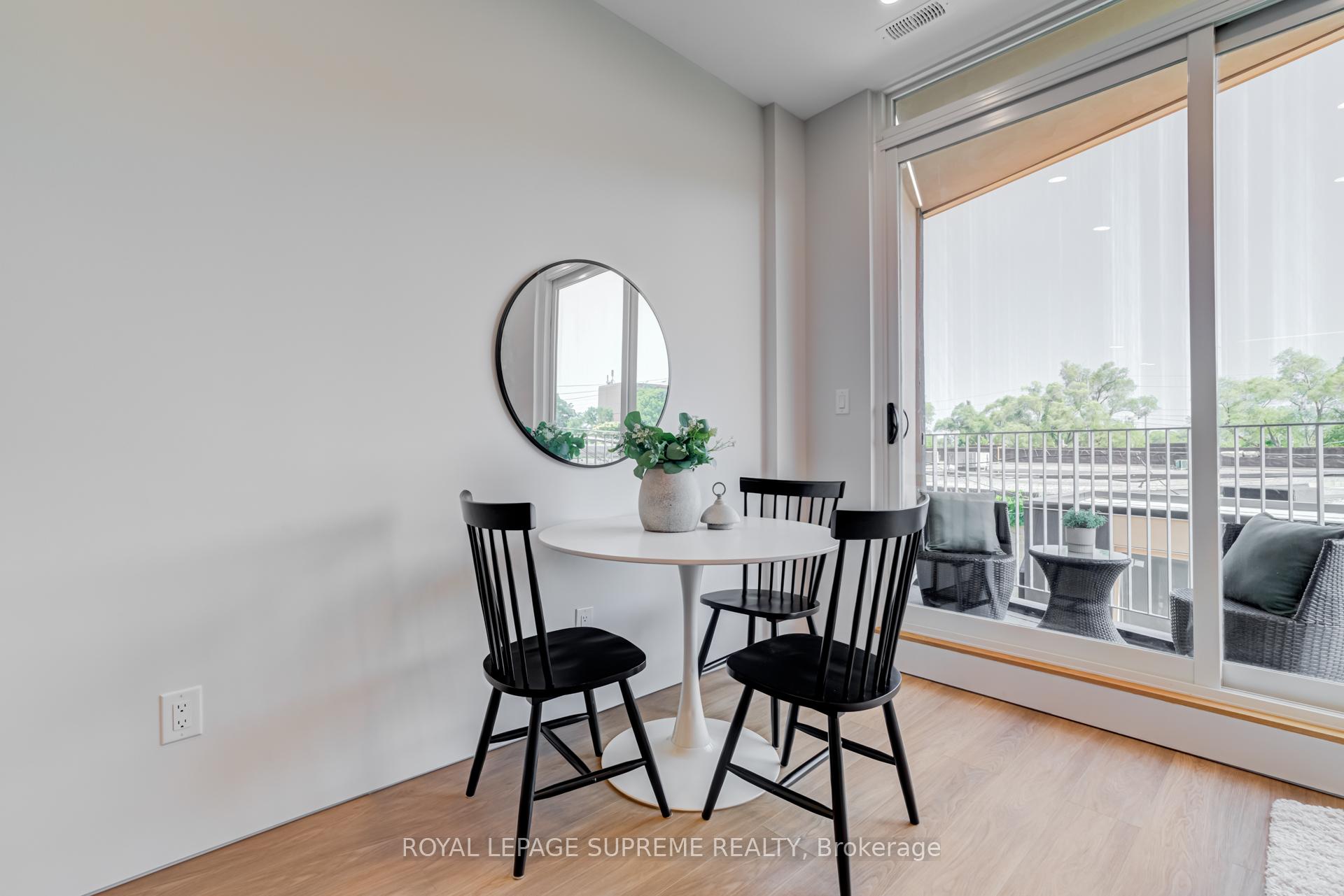 101 Bernice Crescent 4, Toronto W03 Unit: 4